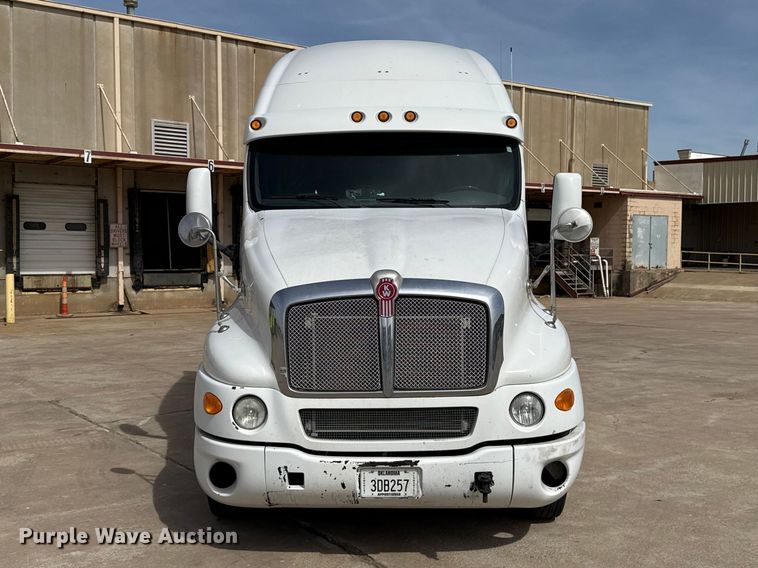 image for item ES5883 2006 Kenworth T2000 semi truck