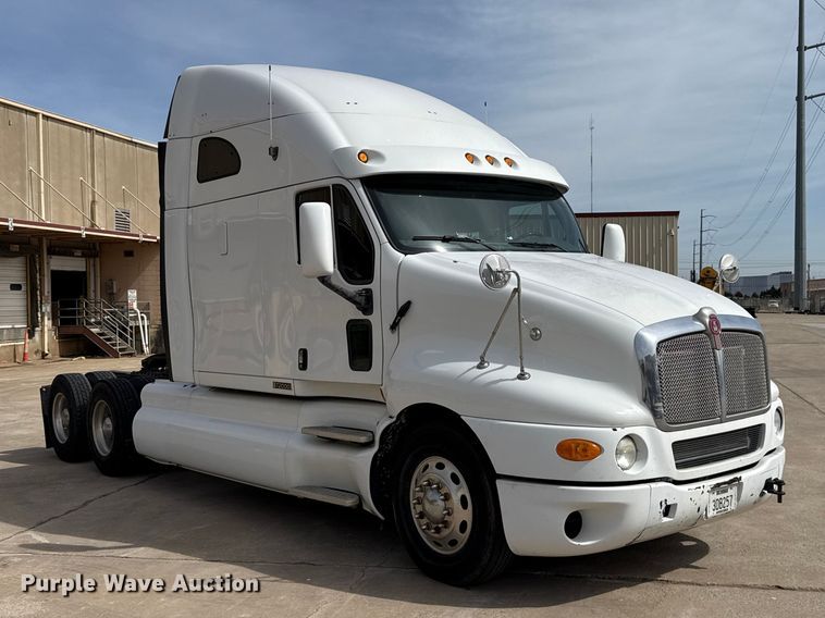 image for item ES5883 2006 Kenworth T2000 semi truck