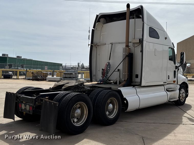 image for item ES5883 2006 Kenworth T2000 semi truck