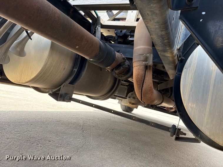 image for item ES5883 2006 Kenworth T2000 semi truck