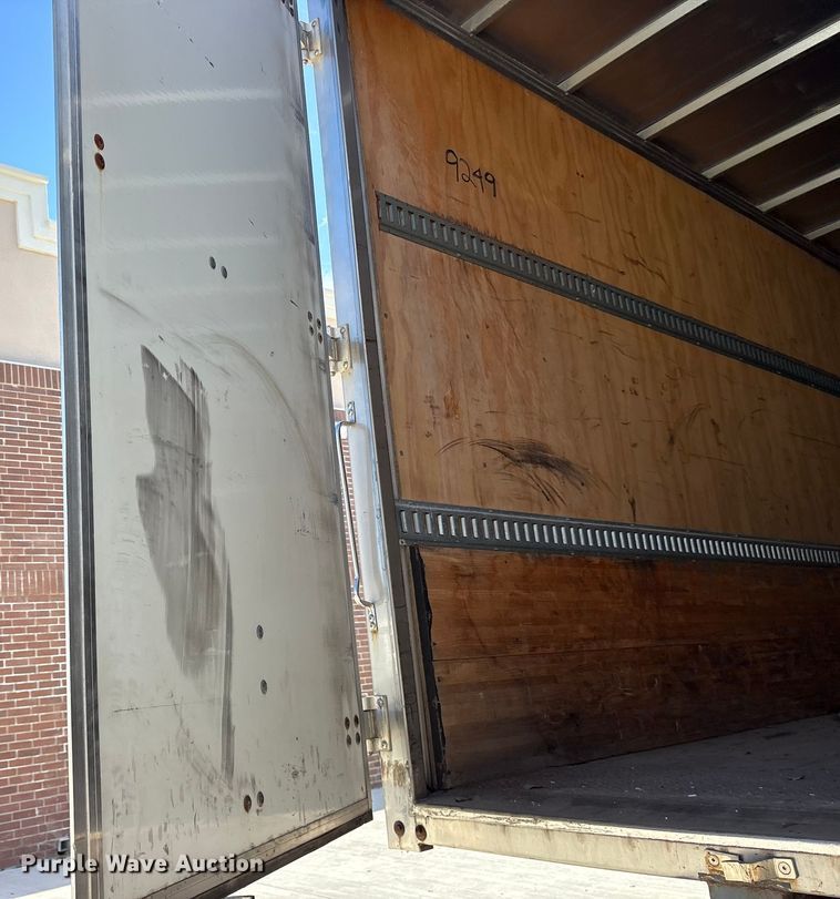 image for item ES8584 2006 International 7400 box truck