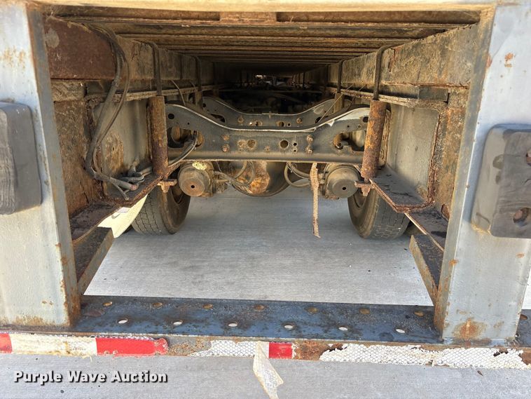 image for item ES8584 2006 International 7400 box truck