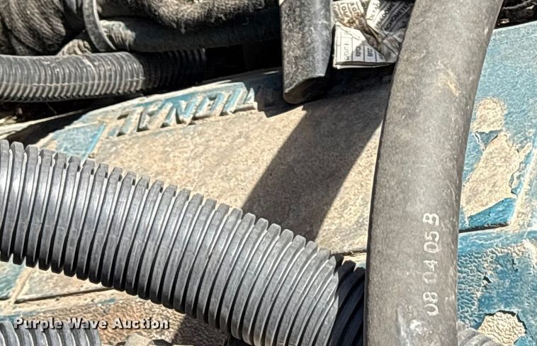 image for item ES8584 2006 International 7400 box truck