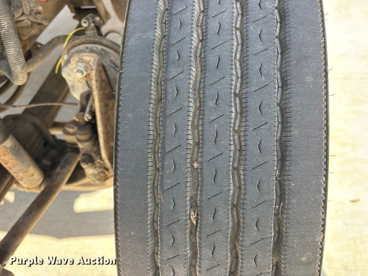 image for item ES8584 2006 International 7400 box truck