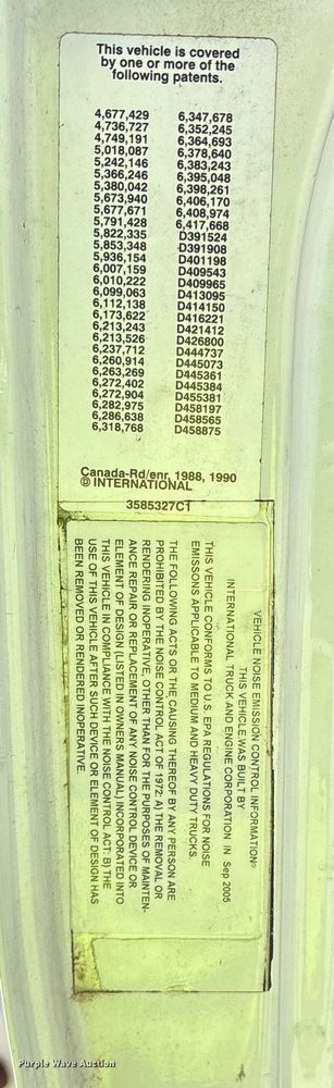 image for item ES8584 2006 International 7400 box truck