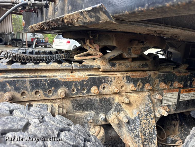 image for item ES8889 2012 Freightliner Cascadia 125 semi truck