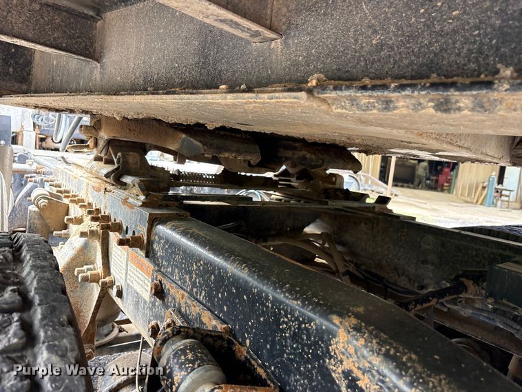 image for item ES8889 2012 Freightliner Cascadia 125 semi truck