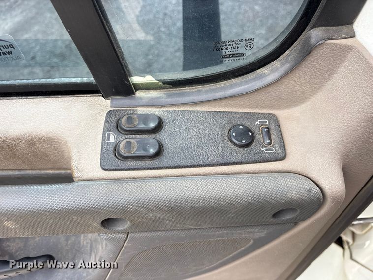 image for item ES8889 2012 Freightliner Cascadia 125 semi truck