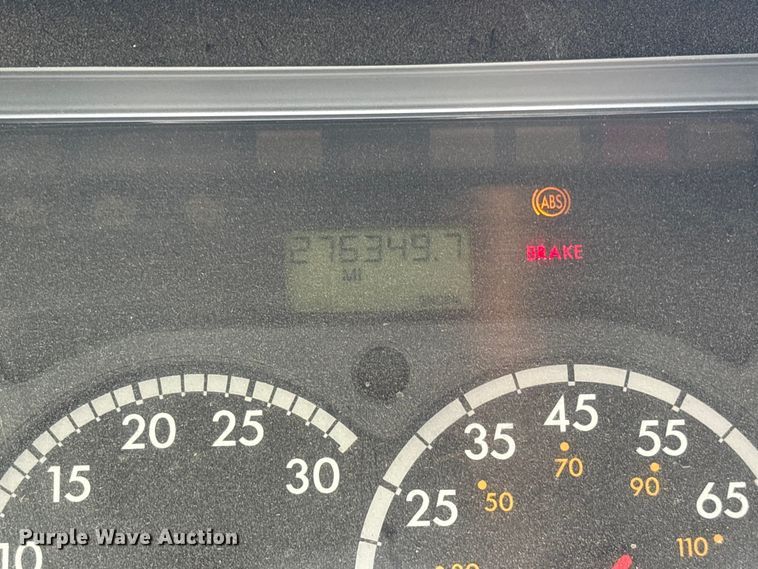 image for item ES8889 2012 Freightliner Cascadia 125 semi truck