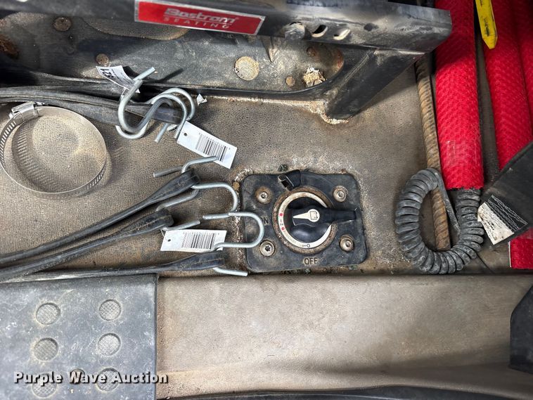 image for item ES8889 2012 Freightliner Cascadia 125 semi truck