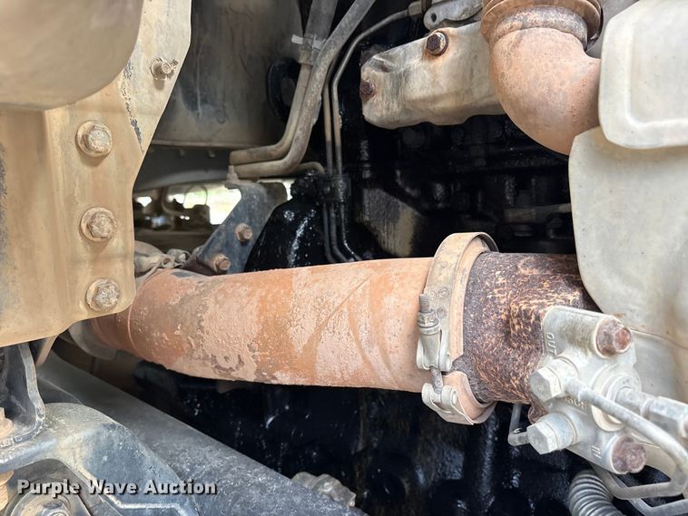 image for item ES8889 2012 Freightliner Cascadia 125 semi truck