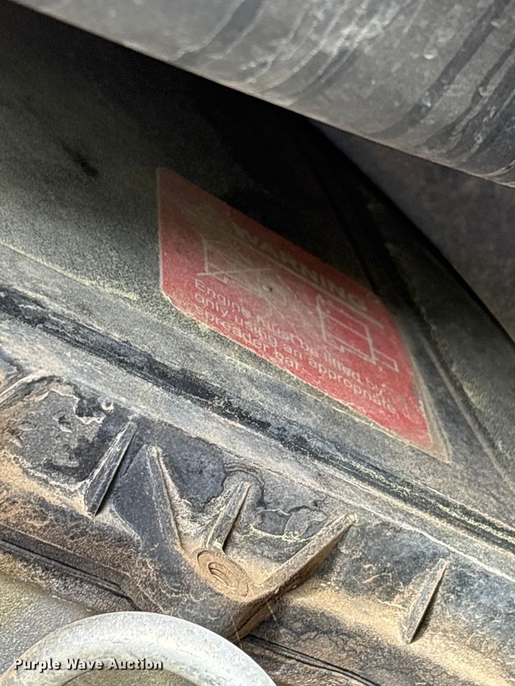 image for item ES8889 2012 Freightliner Cascadia 125 semi truck