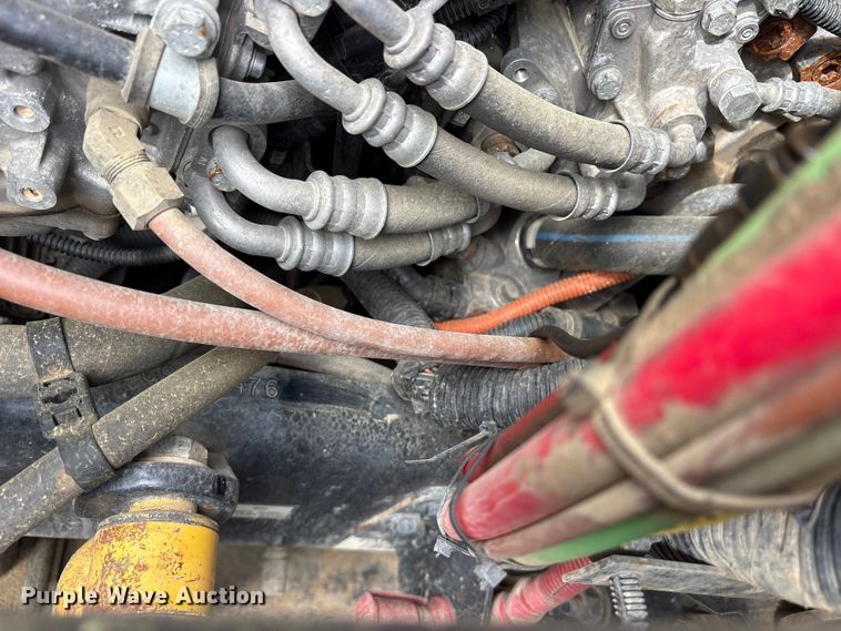 image for item ES8889 2012 Freightliner Cascadia 125 semi truck