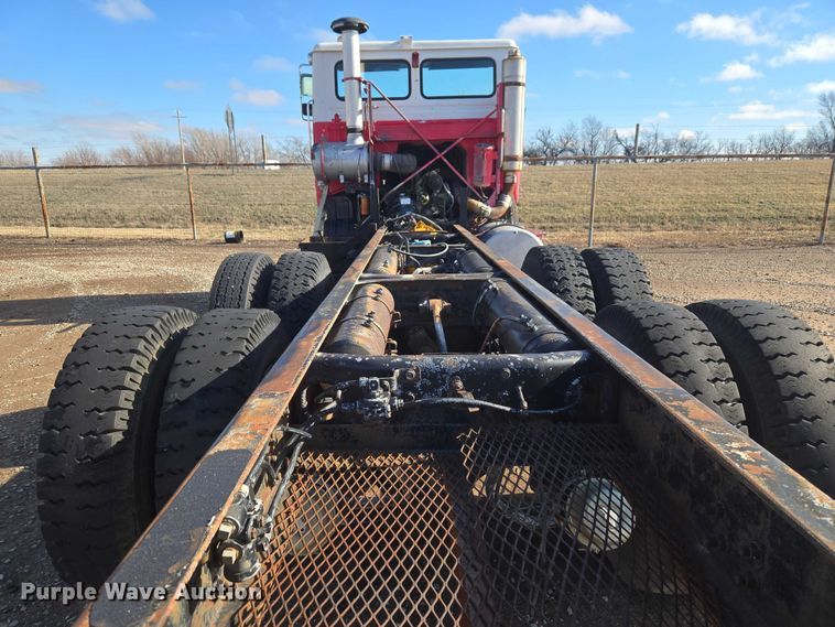 image for item ET1157 1978 White Motor Corporation Road Commander 2 truck cab and chassis