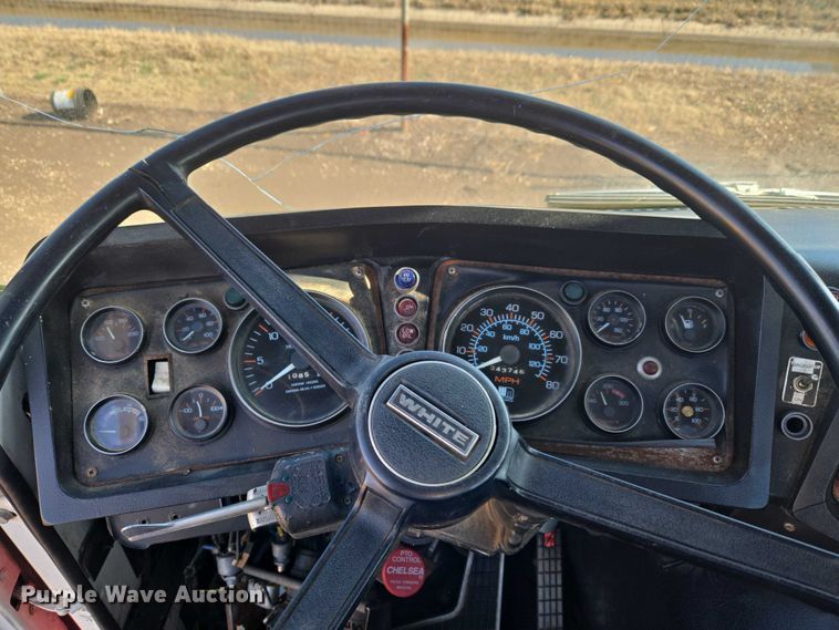 image for item ET1157 1978 White Motor Corporation Road Commander 2 truck cab and chassis