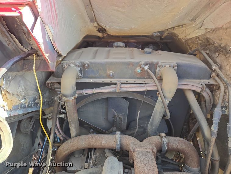image for item ET1157 1978 White Motor Corporation Road Commander 2 truck cab and chassis