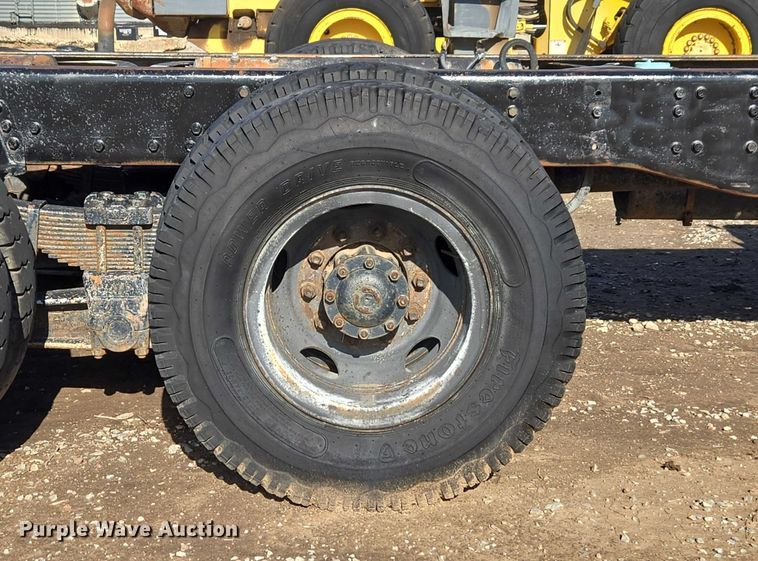 image for item ET1157 1978 White Motor Corporation Road Commander 2 truck cab and chassis