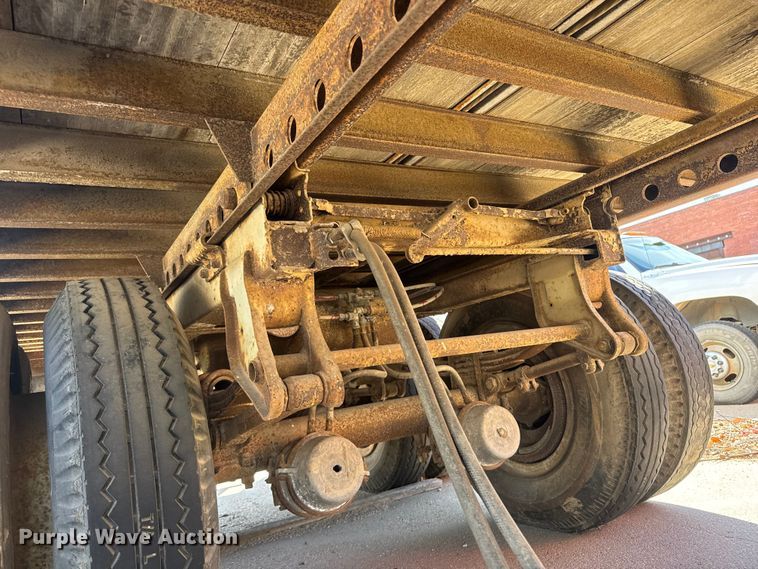 image for item ET1897 1980 Budd YF25400A62 dry van trailer