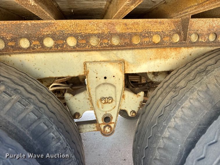 image for item ET1897 1980 Budd YF25400A62 dry van trailer