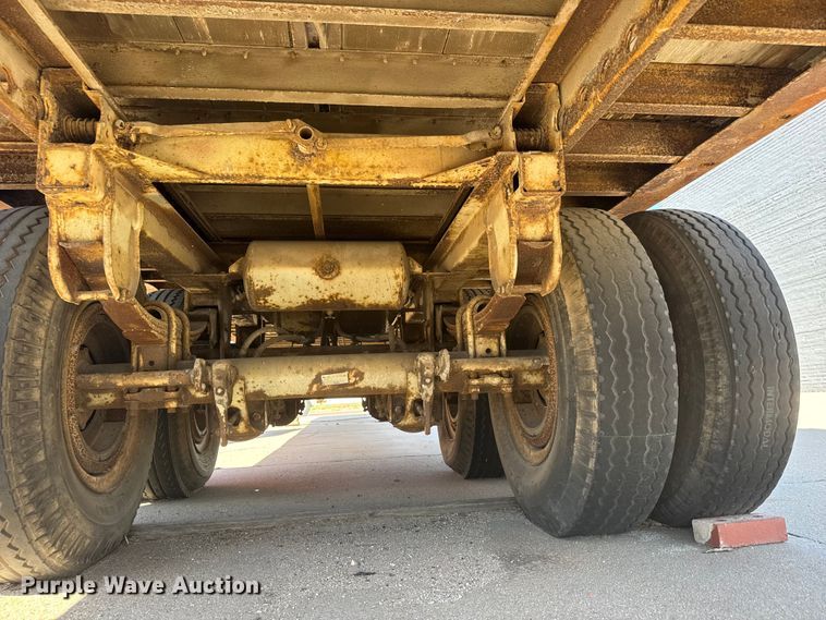 image for item ET1897 1980 Budd YF25400A62 dry van trailer