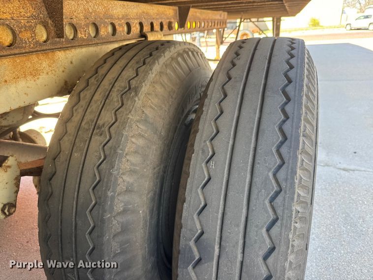 image for item ET1897 1980 Budd YF25400A62 dry van trailer