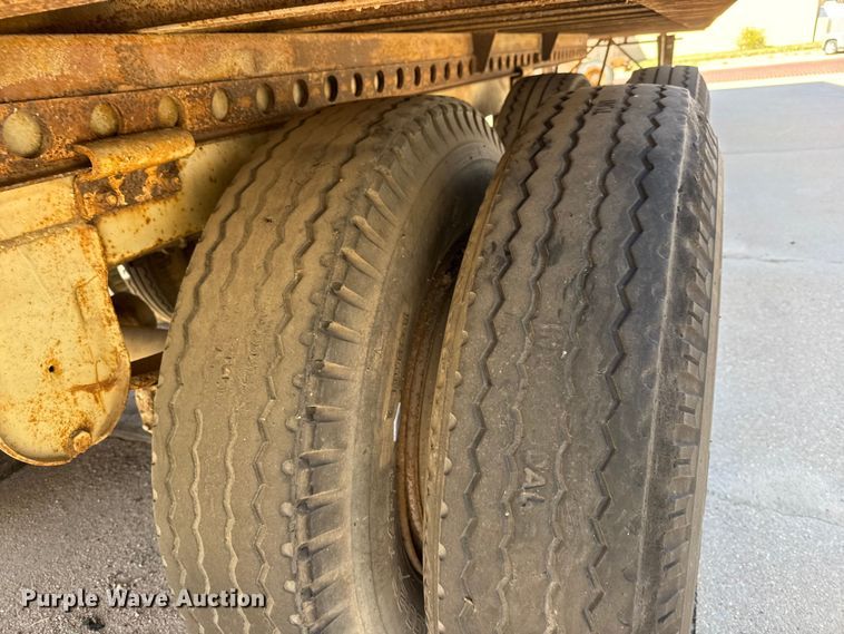 image for item ET1897 1980 Budd YF25400A62 dry van trailer