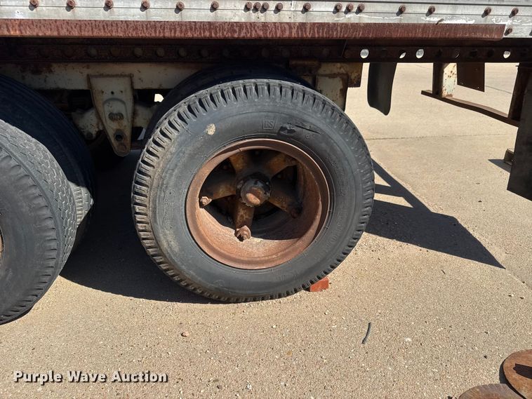 image for item ET1897 1980 Budd YF25400A62 dry van trailer