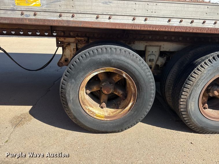 image for item ET1897 1980 Budd YF25400A62 dry van trailer