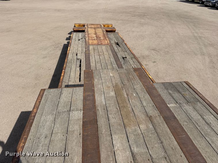 image for item ET1970 2002 Neville Built drop deck equipment trailer