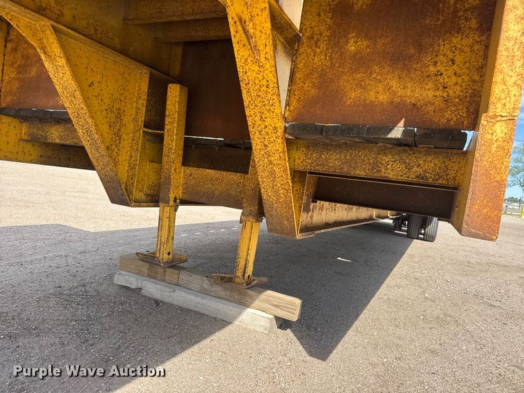 image for item ET1970 2002 Neville Built drop deck equipment trailer