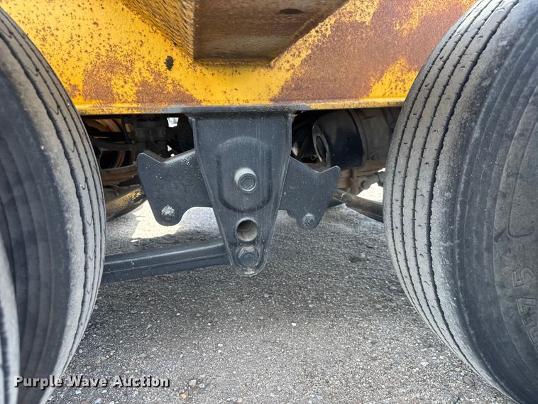 image for item ET1970 2002 Neville Built drop deck equipment trailer