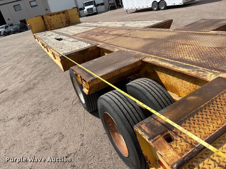 image for item ET1970 2002 Neville Built drop deck equipment trailer