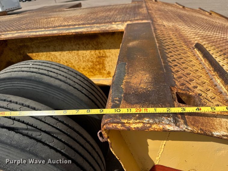 image for item ET1970 2002 Neville Built drop deck equipment trailer