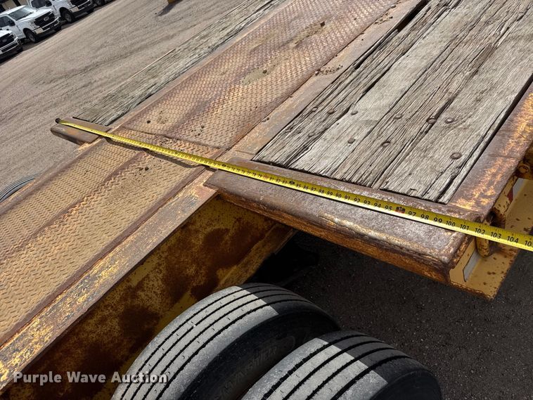 image for item ET1970 2002 Neville Built drop deck equipment trailer