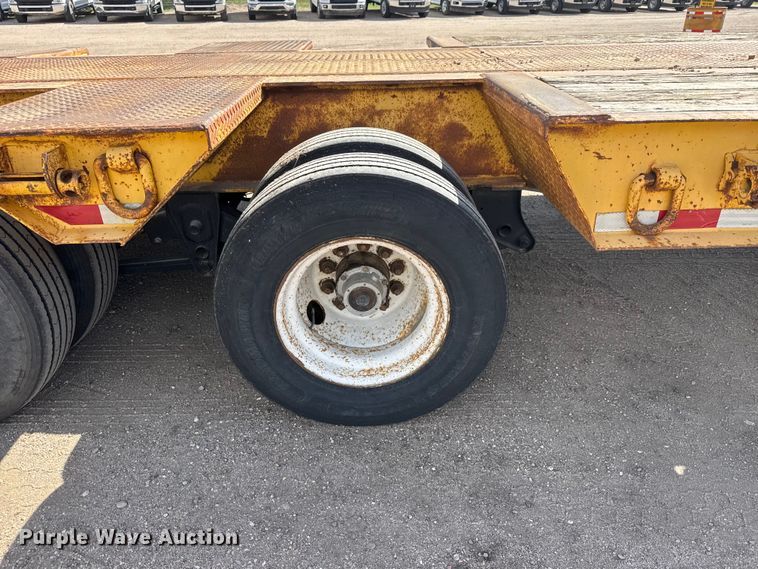 image for item ET1970 2002 Neville Built drop deck equipment trailer
