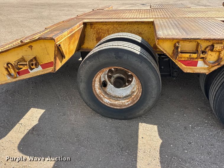 image for item ET1970 2002 Neville Built drop deck equipment trailer