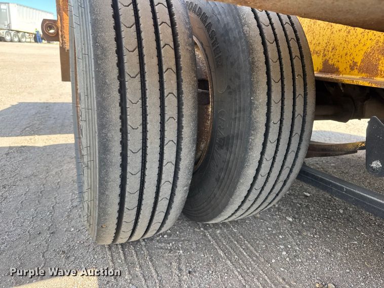 image for item ET1970 2002 Neville Built drop deck equipment trailer