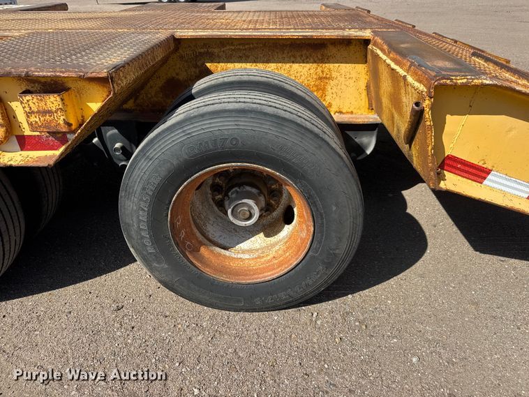 image for item ET1970 2002 Neville Built drop deck equipment trailer