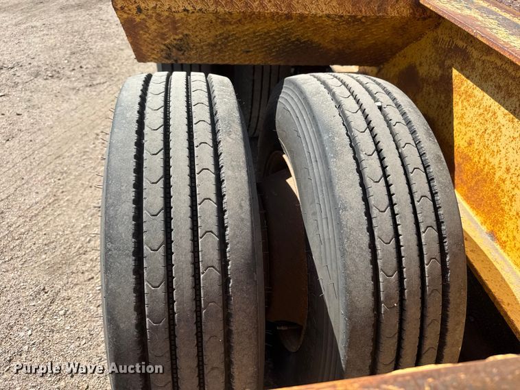 image for item ET1970 2002 Neville Built drop deck equipment trailer