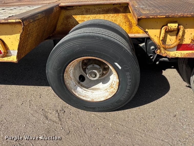 image for item ET1970 2002 Neville Built drop deck equipment trailer