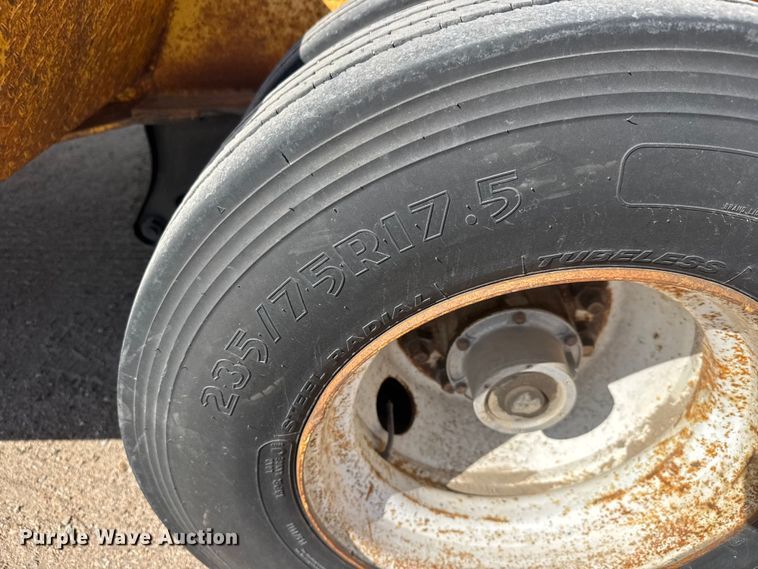 image for item ET1970 2002 Neville Built drop deck equipment trailer