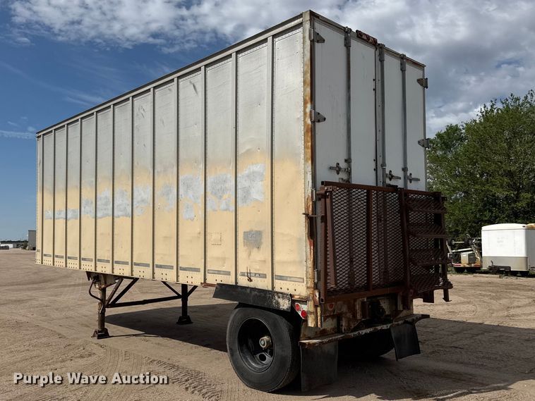 image for item ET1971 1981 Monon XP 65 dry van trailer