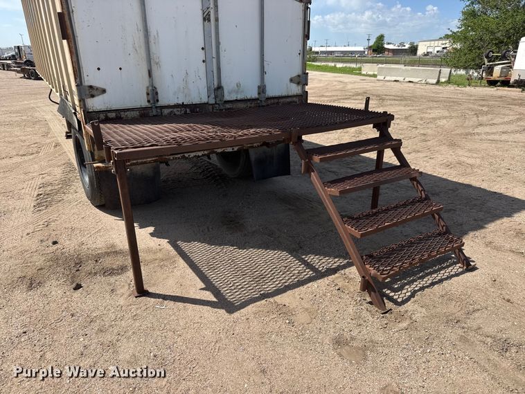 image for item ET1971 1981 Monon XP 65 dry van trailer