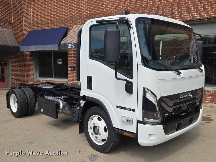 image for item ET5016 2025 Isuzu NRR truck cab and chassis