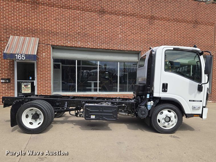 image for item ET5016 2025 Isuzu NRR truck cab and chassis