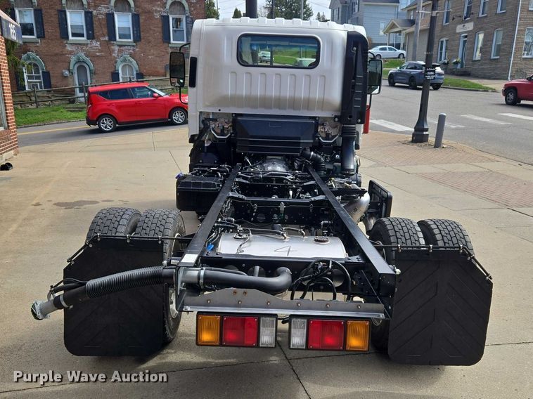 image for item ET5016 2025 Isuzu NRR truck cab and chassis