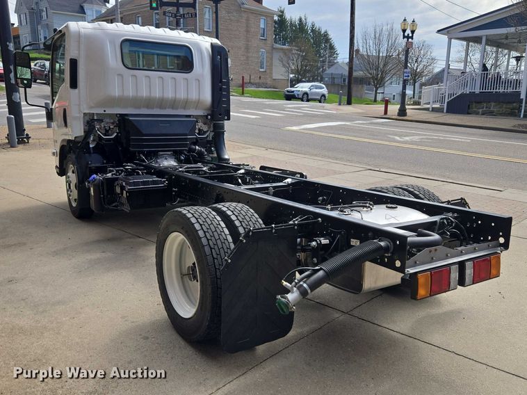 image for item ET5016 2025 Isuzu NRR truck cab and chassis