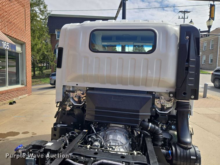 image for item ET5016 2025 Isuzu NRR truck cab and chassis