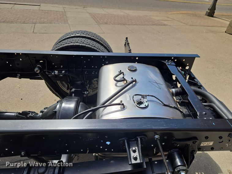 image for item ET5016 2025 Isuzu NRR truck cab and chassis