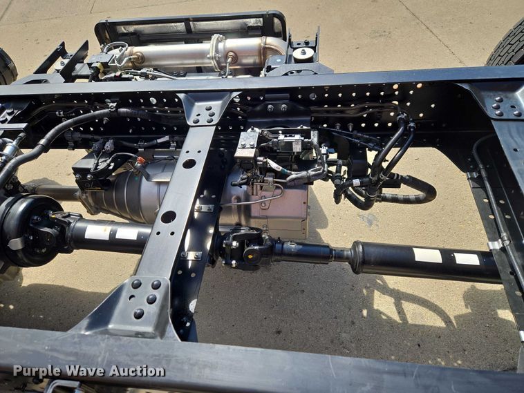 image for item ET5016 2025 Isuzu NRR truck cab and chassis